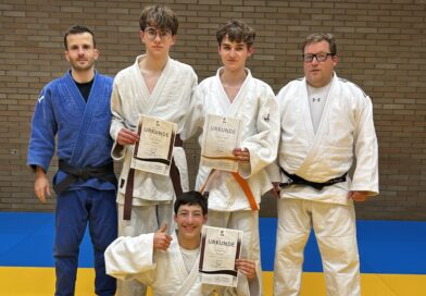 Drei Judoka meistern Gürtelprüfungen